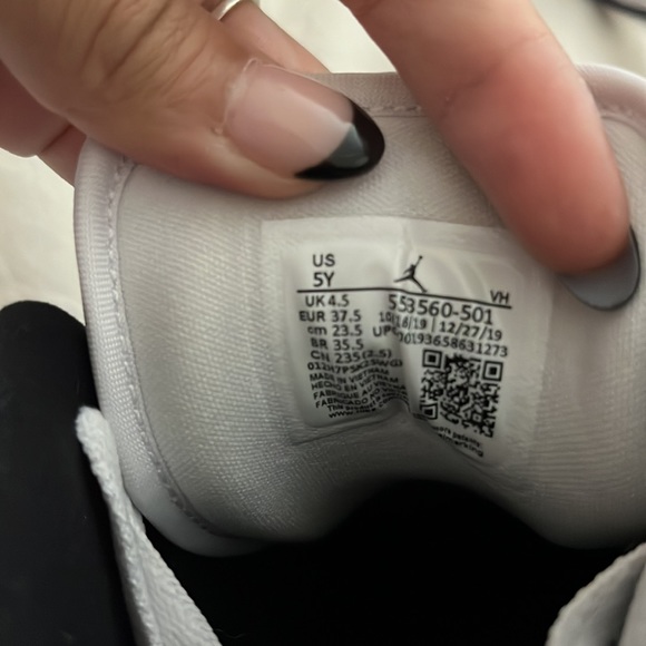 jordan 1 low in court purple black - Picture 3 of 4